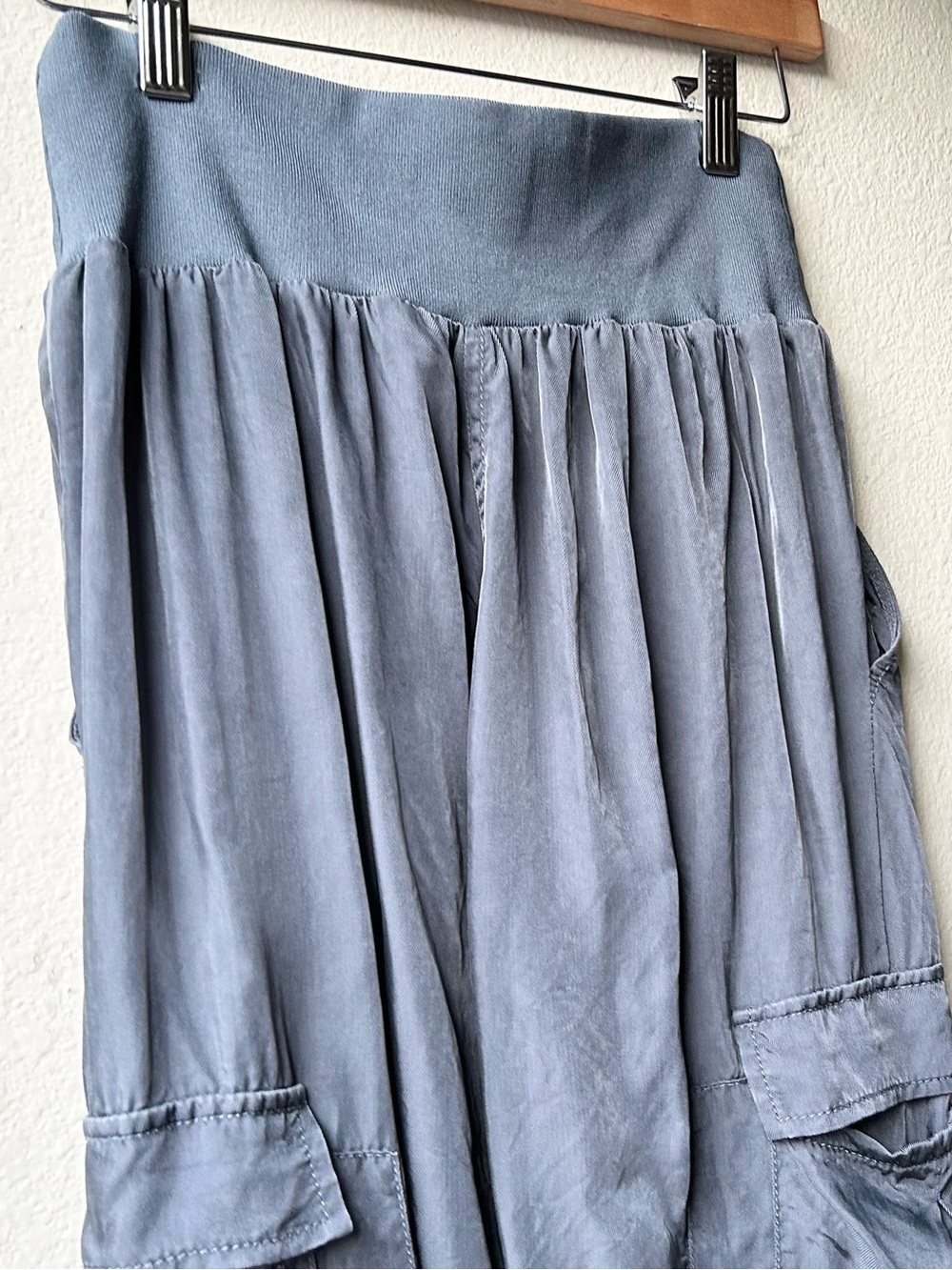 Cinq a Sept gray Giles satin joggers Sz S - Picture 10 of 15